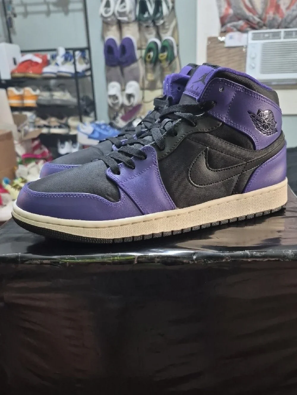 Air Jordan 1 Retro Mid 